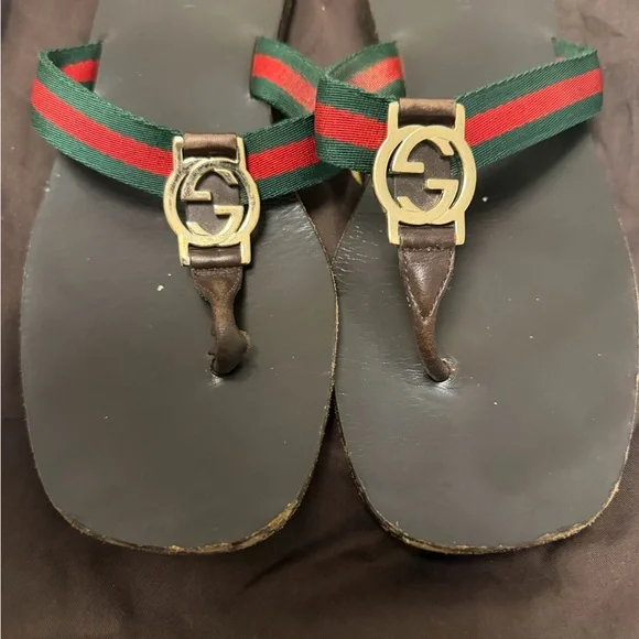 Gucci Black Sandals with Green and Red Straps - Picture 6 of 7